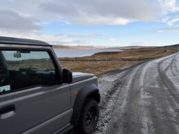 draußen, Fahrzeug, Landfahrzeug, Reifen, Jeep, Rad, Himmel, Autoteile, Auto, Sport Utility Vehicle (SUV), Land Rover, Autoreifen, Autokarosserie, Wolke, Geländefahrzeug, Kotflügel, Gelände, halten, Verteidiger, Berg