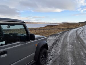draußen, Fahrzeug, Landfahrzeug, Reifen, Jeep, Rad, Himmel, Autoteile, Auto, Sport Utility Vehicle (SUV), Land Rover, Autoreifen, Autokarosserie, Wolke, Geländefahrzeug, Kotflügel, Gelände, halten, Verteidiger, Berg