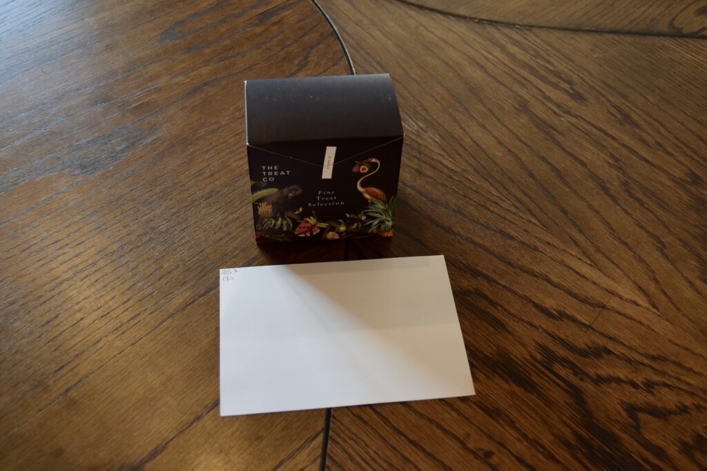 Boden, Text, Box, Papier, Papierprodukt, Im Haus, hölzern