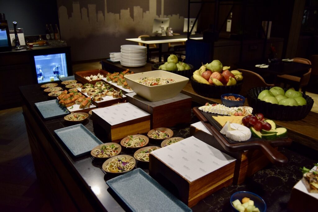 Im Haus, Mahlzeit, Tisch, Snack, Essen, Delikatesse, Kulinarik, Buffet