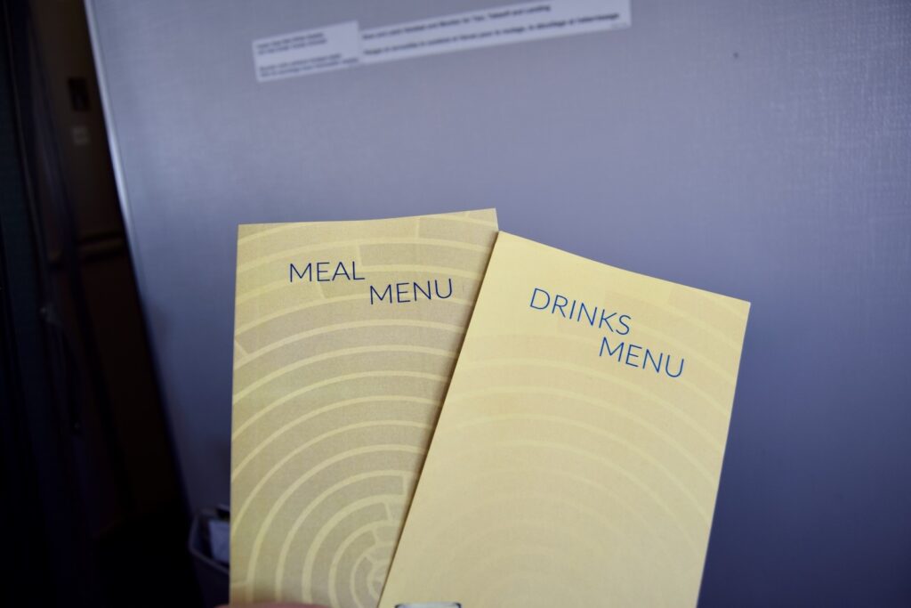 Text, Handschrift, Papierprodukt, Papier, Klebezettel, Buch, stationär, Materialeigenschaft, Brief, Design