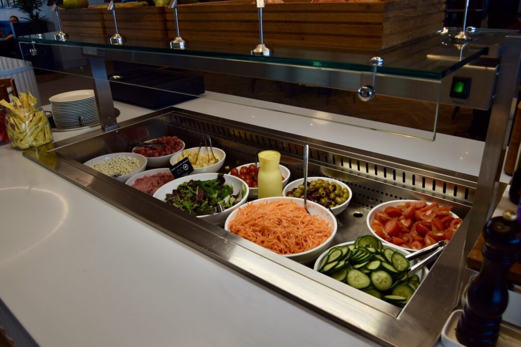 Mahlzeit, Essen, Im Haus, Buffet, Kochkunst, Kulinarik, Delikatesse, Geschirr, Gemüse, Abendessen, Fastfood, Mittagessen, Lebensmittelgruppe, Teller, Brunch, Tisch, Catering