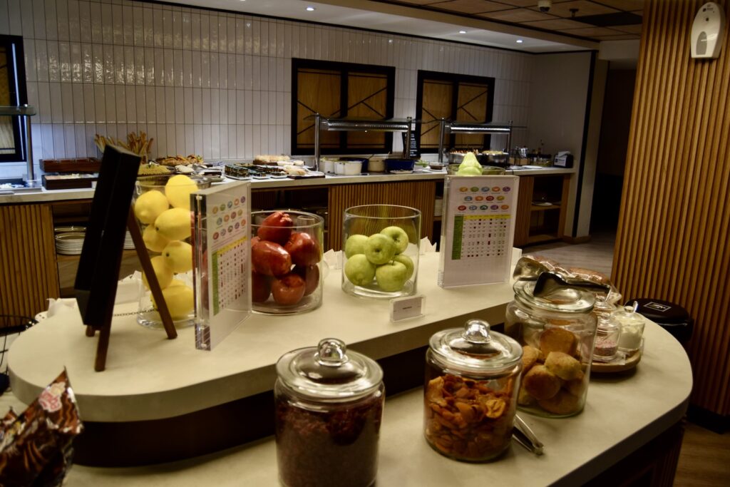 Im Haus, Essen, Tisch, Wand, Fastfood, Snack, Decke, Boden, Vielfalt, stehend, Küche, Verschiedenes, Voll, Objekte, Drink