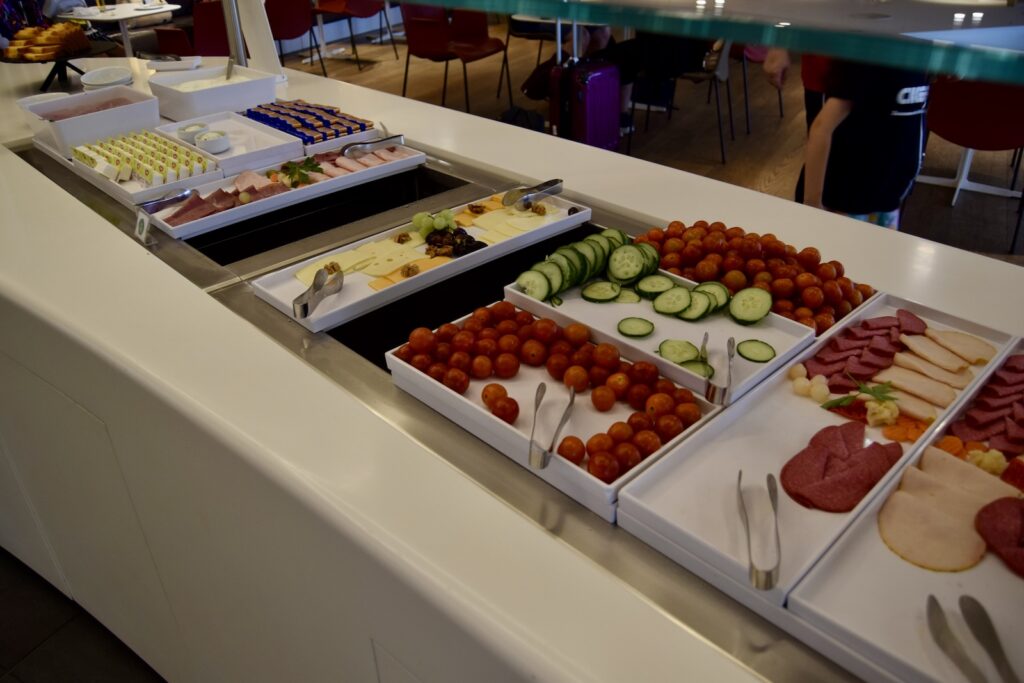 Im Haus, Essen, Delikatesse, Mahlzeit, Kulinarik, Fastfood, Lebensmittelgruppe, Snack, Tisch, Buffet