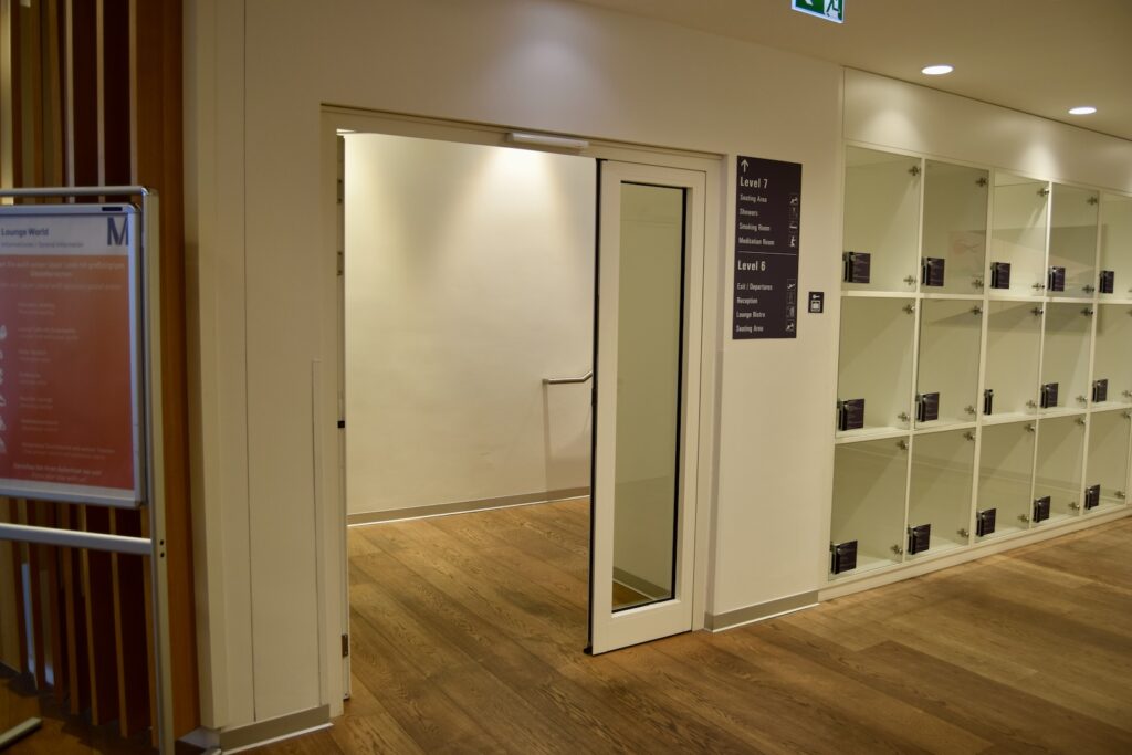 Im Haus, Wand, Boden, Inneneinrichtung, Fußboden, Tür, Decke, Zimmer, Regal, Bibliothek