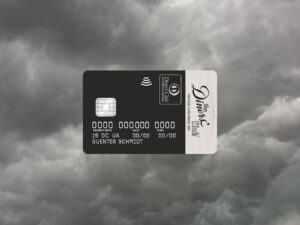 Text, Wolke, Himmel, draußen, Screenshot, Reklametafel, Wolkig, Wolken, Schild, Schwarzweiß