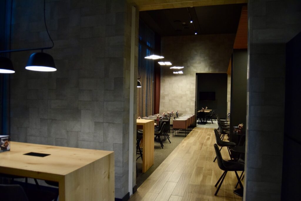 Mobiliar, Wand, Im Haus, Stuhl, Decke, Tisch, Boden, Inneneinrichtung, Zimmer, Hotel