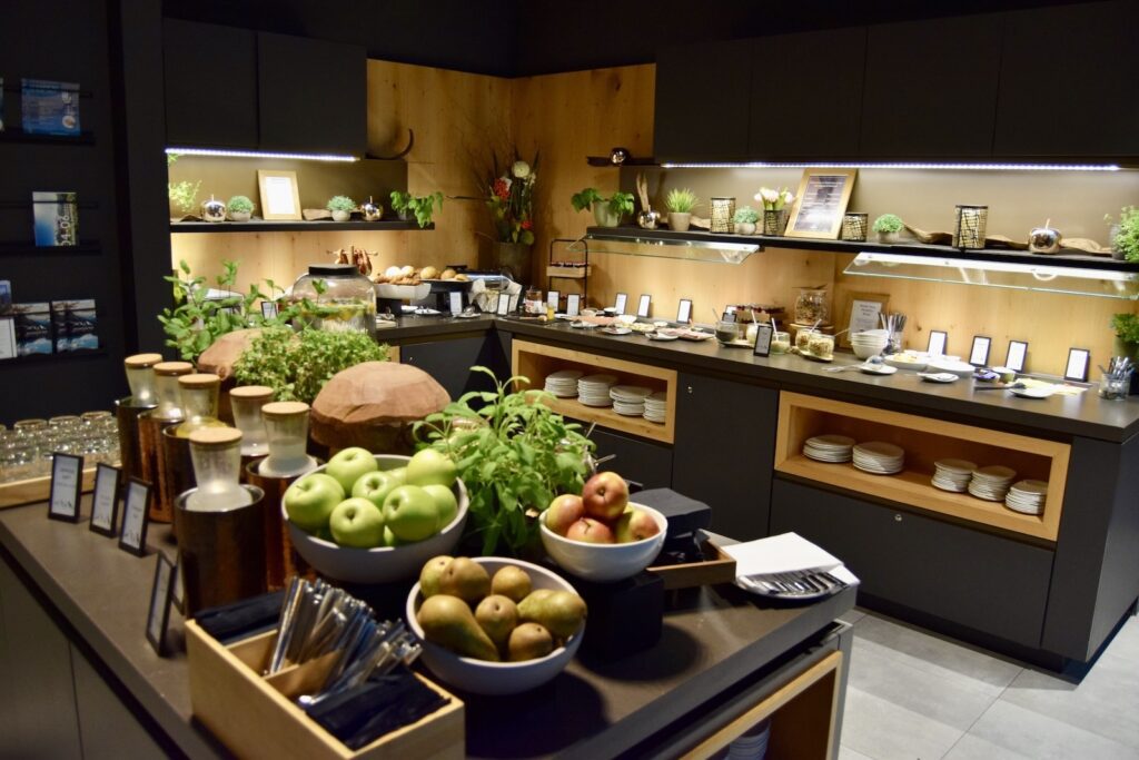 Im Haus, Arbeitsfläche, Wand, Lebensmittelgruppe, Möbel, Gemüse, Regal, Küchengerät, Küche, Essen