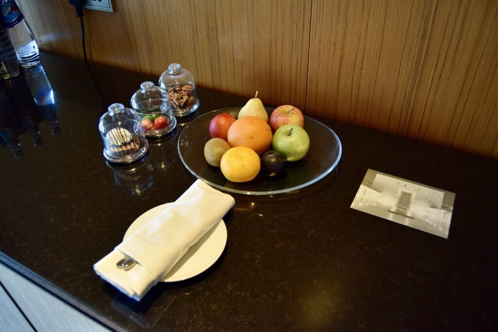 Im Haus, Apfel, Flasche, Frucht, Stillleben, Essen, Küche, Boden, hölzern, Tisch