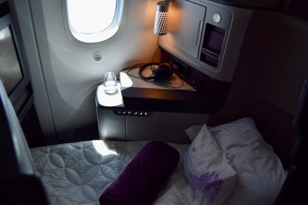 Im Haus, Flugzeugkabine, Wand
