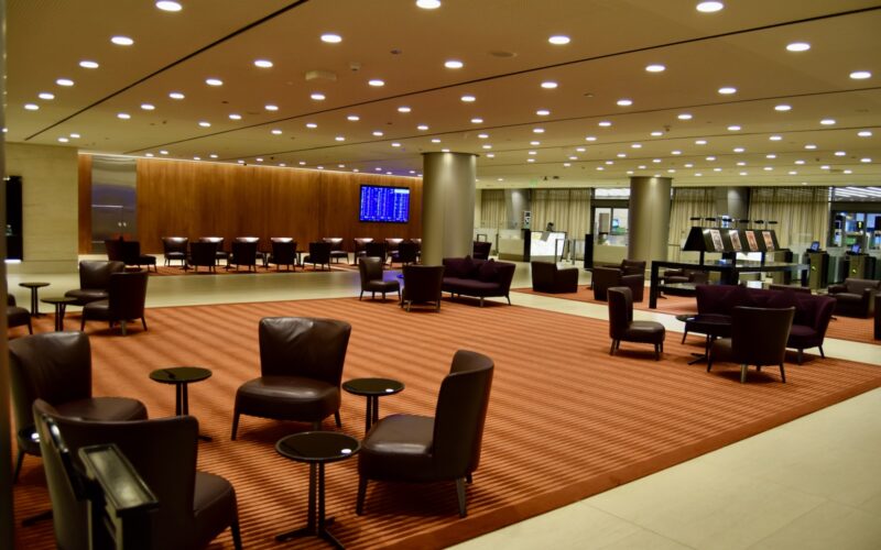 Mobiliar, Im Haus, Decke, Boden, Tisch, Halle, Inneneinrichtung, Empfangshalle, Stuhl, Wand, Fußboden, Zimmer, Hotel