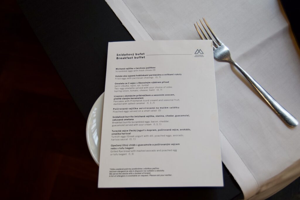Text, Karte Menü, Küchenutensil, Gabel, Quittung, Papier, Tafelsilber, Geschirr, Tisch, Im Haus