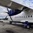 Platane Flugzeug Hobel, Flugzeug, Himmel, Fahrzeug, draußen, Transport, Flugreise, Rad, Luftfahrt, Allgemeine Luftfahrt, Propellerflugzeug, Flugzeugtriebwerk, Luftfahrttechnik, Luftfahrthersteller, Verkehrsflugzeug, halten, Flughafen, Wolke, Gelände, Turboprop, Propeller, Straße, Airline, Landeklappe, Eindecker, Schmalrumpfflugzeug, Flugplatzvorfeld, Geschäftsflugzeug, Asphalt, Runway, Sitzen