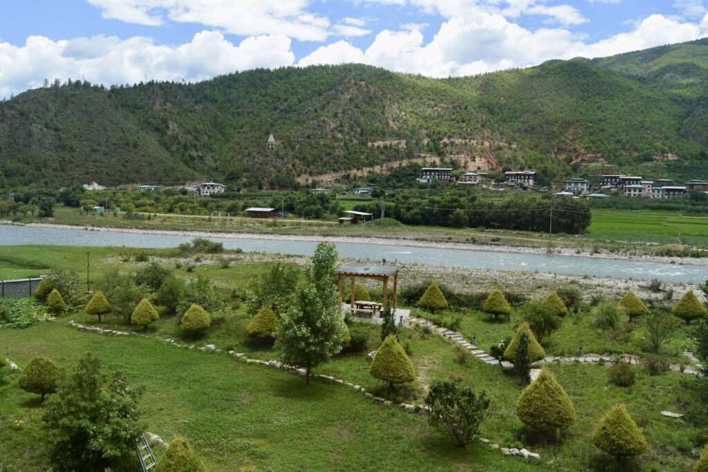 draußen, Gras, Wolke, Baum, Himmel, Pflanze, Berg, Natur, Wasser, Hill Station, Grundstück, Landschaft, Landgebiet, Vegetation, Fluss, Feld, See, Saftig, Hochland, Reise