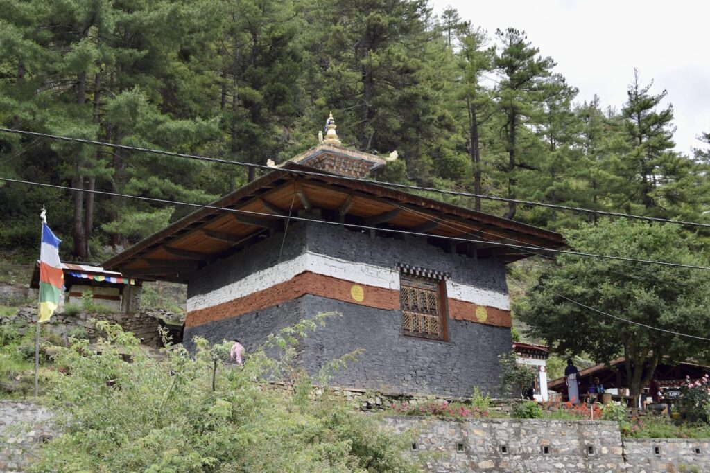 draußen, Baum, Gebäude, Pflanze, Himmel, Haus, Chinesische Architektur, Japanische Architektur, Kultstätte, Menschen, Tempel, Dach, Hang, Schrein, Reise