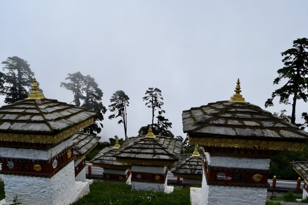 draußen, Gebäude, Kultstätte, Himmel, Baum, Schrein, Chinesische Architektur, Japanische Architektur, Pagode, Pflanze, Stupa, Wolke, Wat, Haus, Tempel, Gras, Dach
