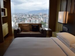 Im Haus, Mobiliar, Kissen, Hotel, Bett, Wand, Inneneinrichtung, Haus, Gebäude, Himmel, Fenster, Matratze, Bettwäsche, Leinenstoffe, Penthouse, Boden, Suite, Bettsofa, Zimmer, Urlaub, Groß, Schlafzimmer