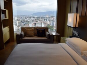 Im Haus, Mobiliar, Kissen, Hotel, Bett, Wand, Inneneinrichtung, Haus, Gebäude, Himmel, Fenster, Matratze, Bettwäsche, Leinenstoffe, Penthouse, Boden, Suite, Bettsofa, Zimmer, Urlaub, Groß, Schlafzimmer