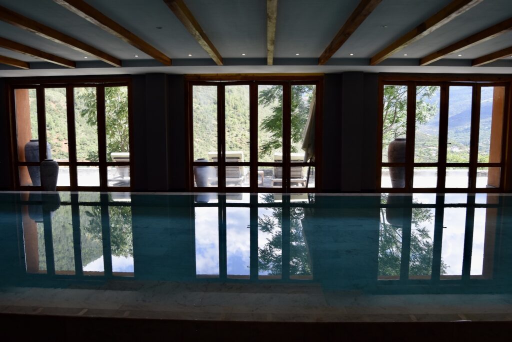 Fenster, Im Haus, Tageslichtsysteme, Baum, Gebäude, Wasser, Zimmer, Spiegelung, Decke
