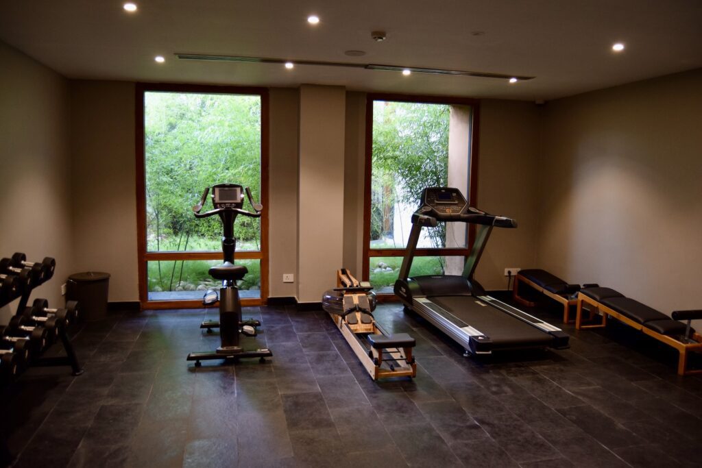Im Haus, Wand, Boden, Inneneinrichtung, Fußboden, Mobiliar, Decke, Zimmer, Laufband, Fenster, Trainingsgerät