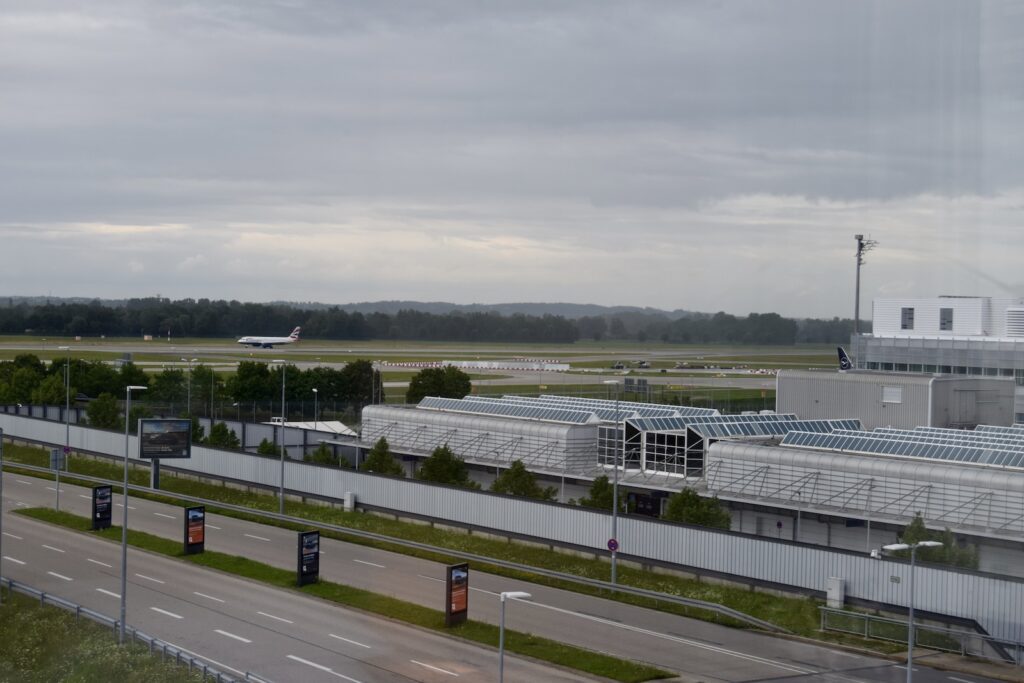 draußen, Wolke, Himmel, Gras, Straße, Bahn, Schnellstraße, Runway, Reise, Platane Flugzeug Hobel, Wolkig, Flughafen