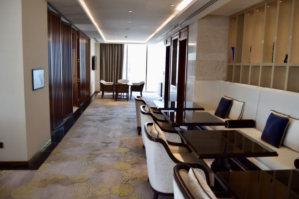 Im Haus, Wand, Mobiliar, Boden, Stuhl, Inneneinrichtung, Tisch, Decke, Bürogebäude, Zimmer, Hotel