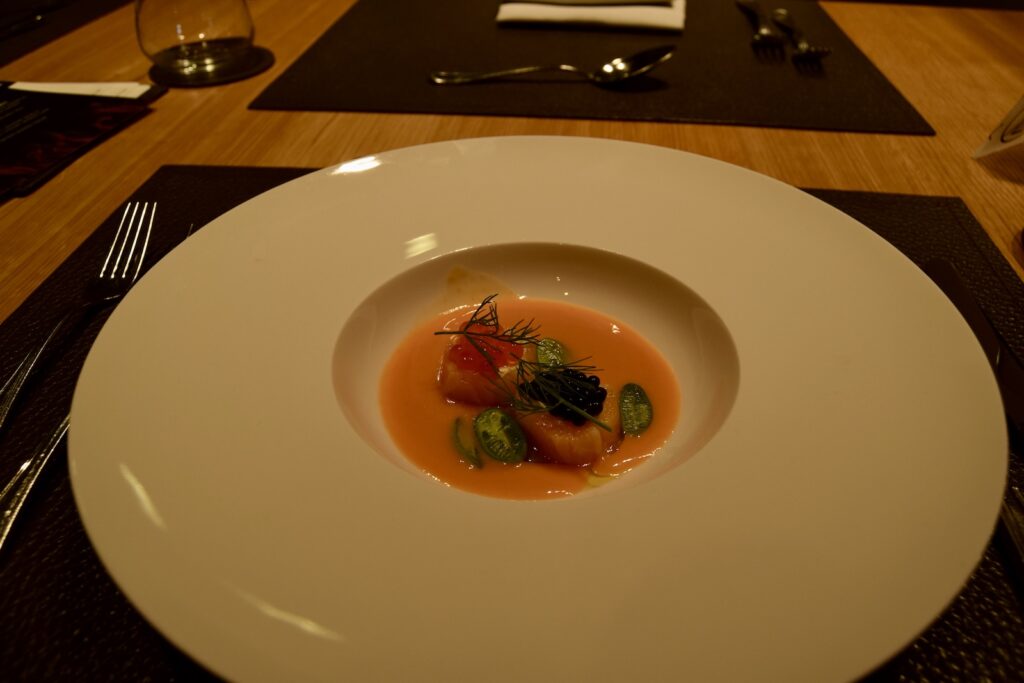 Platte, Geschirr, Restaurant, Tisch, Im Haus, Essen, Serviergeschirr, Teller, Tafelsilber, weiß, Suppe