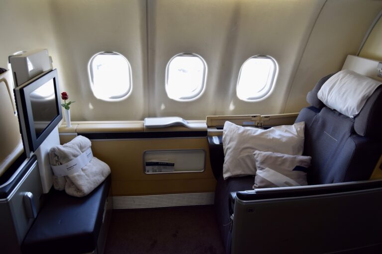 Im Haus, Wand, Flugzeugkabine, Fenster, Zug