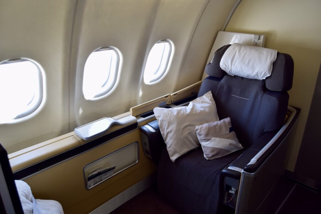 Im Haus, Flugzeugkabine, Wand, Zug