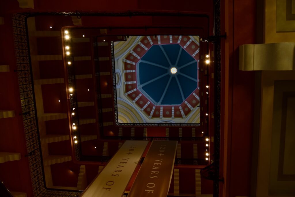 Uhr, Gebäude, Beleuchtung, Screenshot, Im Haus, Wand, Licht, rot, Nacht