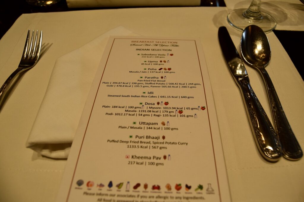 Text, Karte Menü, Küchenutensil, Gabel, Tafelsilber, Löffel, Tisch, Tafelmesser, Platte, Im Haus, Geschirr, Essen
