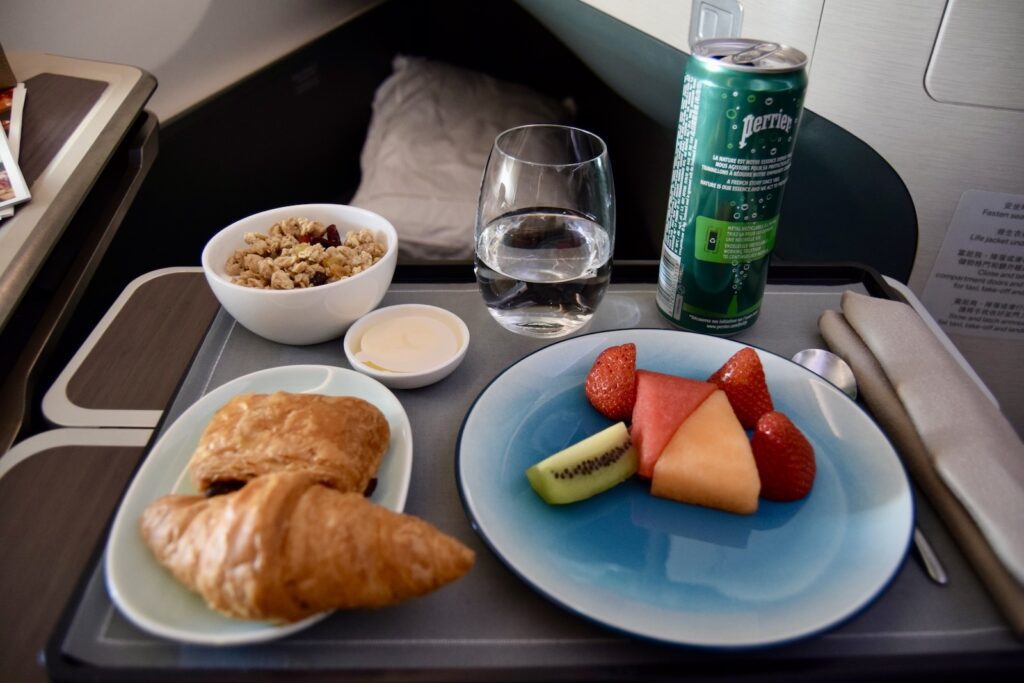 Essen, Mahlzeit, Snack, Tisch, Fastfood, Platte, Geschirr, Im Haus, Brunch, Backwaren, Teller, Frühstück, Mittagessen, Drink