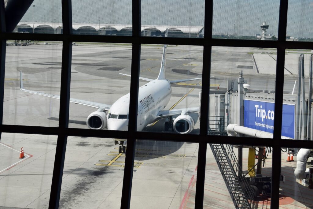 draußen, Platane Flugzeug Hobel, Transport, Flughafen, Verkehrsflugzeug, Tor, Fahrzeug, Flugzeug, Gelände, Flugreise, Airline, Zaun, Flugzeugtriebwerk, halten, Runway, Groß