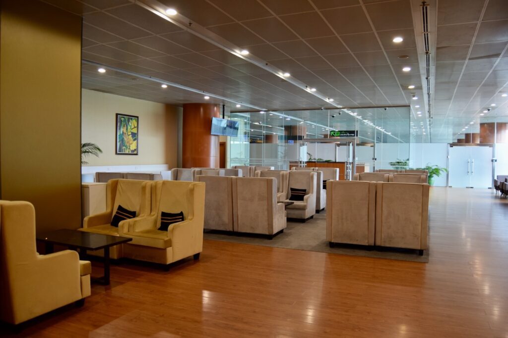 Im Haus, Boden, Wand, Mobiliar, Decke, Inneneinrichtung, Fußboden, Tisch, Möbel, Couch, Zimmer, Empfangshalle, Büro, Stuhl