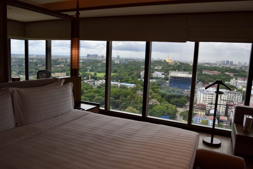 Im Haus, Fenster, Mobiliar, Inneneinrichtung, Tageslichtsysteme, Haus, Boden, Wand, Penthouse, Hotel, Aussicht, Decke, Groß, Zimmer, Urlaub