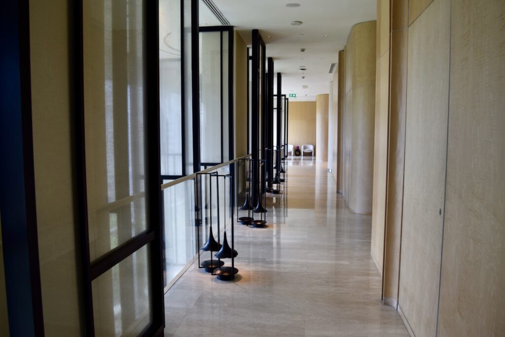 Im Haus, Gebäude, Fußboden, Wand, Decke, Haltevorrichtung, Boden, Zimmer, Tür