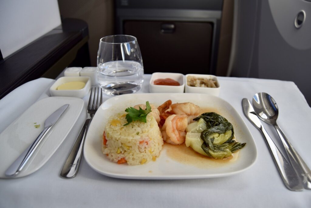 Essen, Mahlzeit, Gabel, Kochkunst, Teller, Platte, Küchenutensil, Im Haus, Tisch, Kulinarik, Restaurant, Geschirr, Tafelsilber, À-la-carte-Gerichte, Garnitur, Abendessen, Brunch, Mittagessen, Cicchetti, Mahl, Tafelmesser, Löffel, weiß