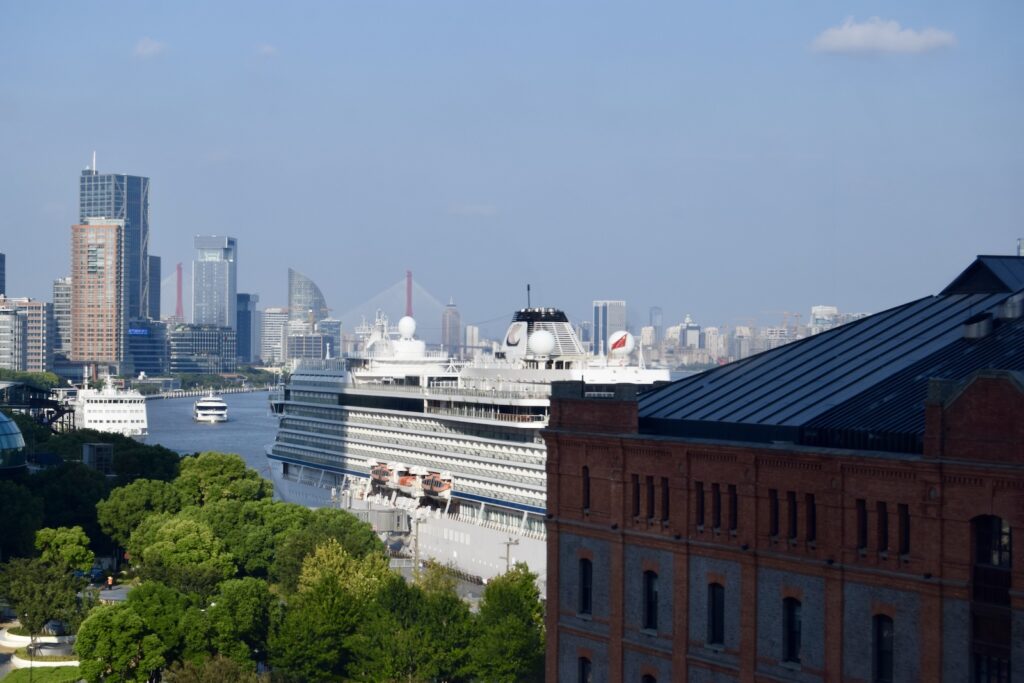 draußen, Gebäude, Himmel, Wolke, Wolkenkratzer, Skyline, Wasserfahrzeug, Boot, Stadt, Schiff, Groß, Reise