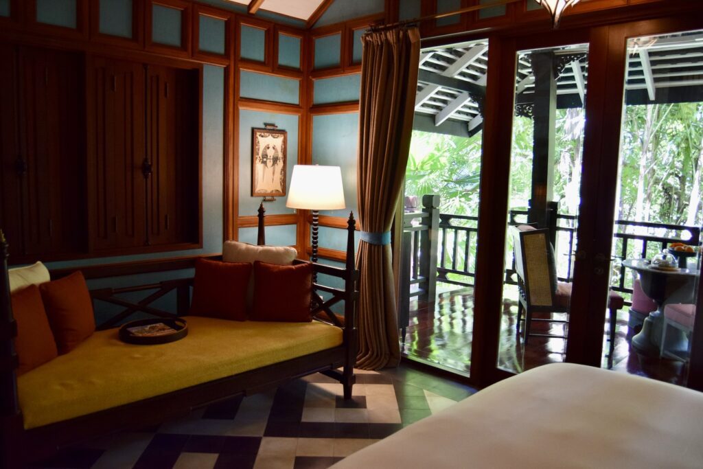 Im Haus, Inneneinrichtung, Fenster, Haus, Kissen, Bett, Studiocouch, Couch, Bude, Fensterausstattung, Boden, Bettsofa, Hartholz, Wand, Hotel, Zimmer, Stuhl, Decke, hölzern, Holz, Mobiliar, Urlaub, Unterkunft