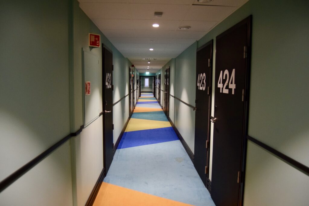 Im Haus, Fußboden, Wand, Gebäude, Tür, Decke, Boden, Flur