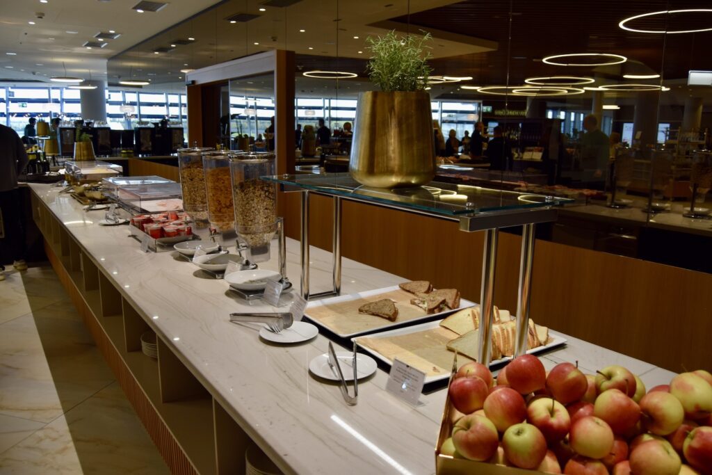 Im Haus, Frucht, Decke, Apfel, Tisch, Naturkost, Wand, Essen, Boden