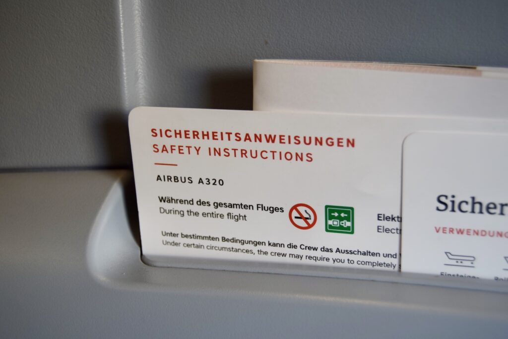 Text, Box, Verpackung und Etikettierung, Materialeigenschaft, Etikett, Karton, Visitenkarte, Allgemeine Versorgung, Im Haus, Wand