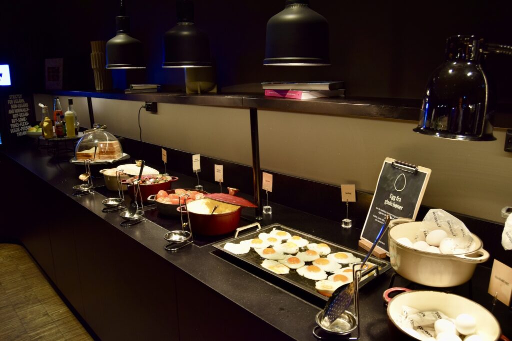 Im Haus, Geschirr, Mahlzeit, Tisch, Wand, Essen, Fastfood, Buffet, Restaurant