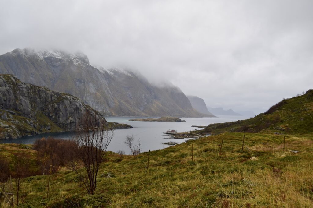 draußen, Wolke, Landschaft, Natur, Gras, Himmel, Wasser, Berg, Gebirgszug, Bergrücken, Wildnis, Hill Station, Nebel, Pflanze, Gebirgsmassiv, Tal, Tundra, Naturlandschaft, Bergkamm, Gelände, Fjord, Bergsee, See, Hochland