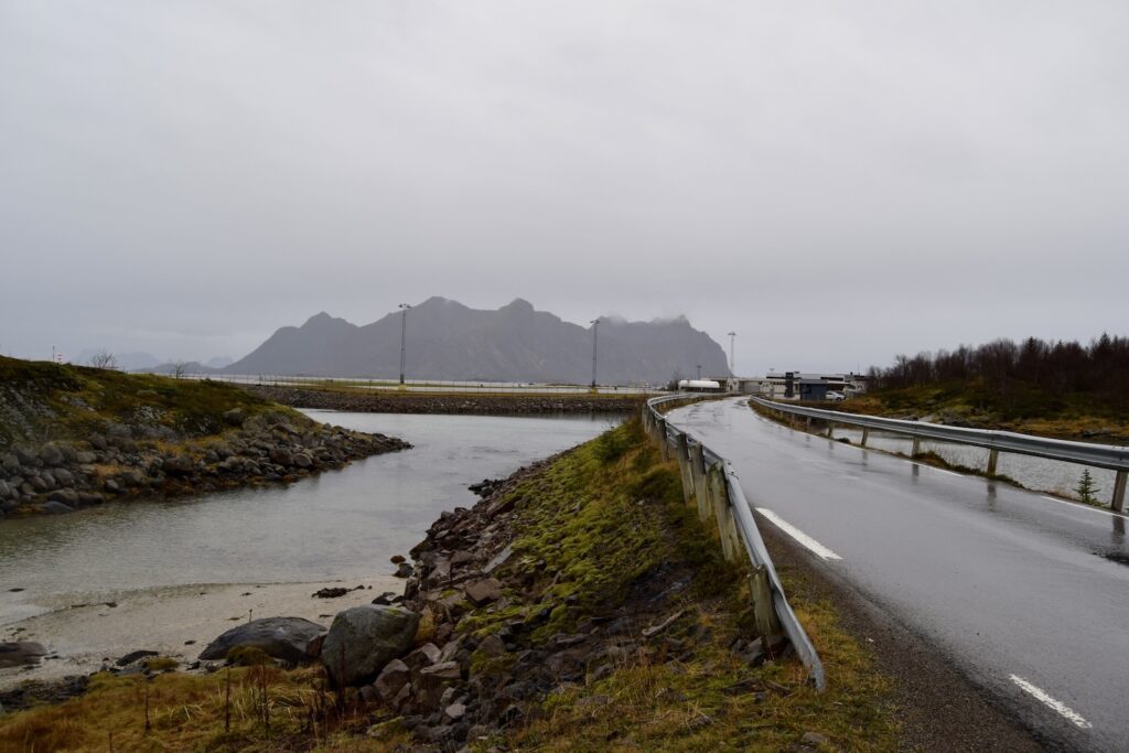 draußen, Himmel, Landschaft, Wolke, Straße, See, Wasserdamm, Wasser, Reise, Berg, Gras, Fluss, Küste, Natur, Gelände