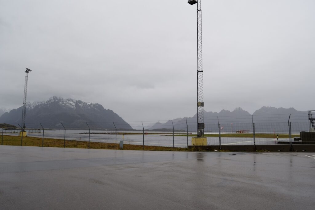 draußen, Himmel, Straßenbeleuchtung, Wolke, Nebel, Straße, Wasser, Berg, Landschaft, Gelände, Winter, Reise