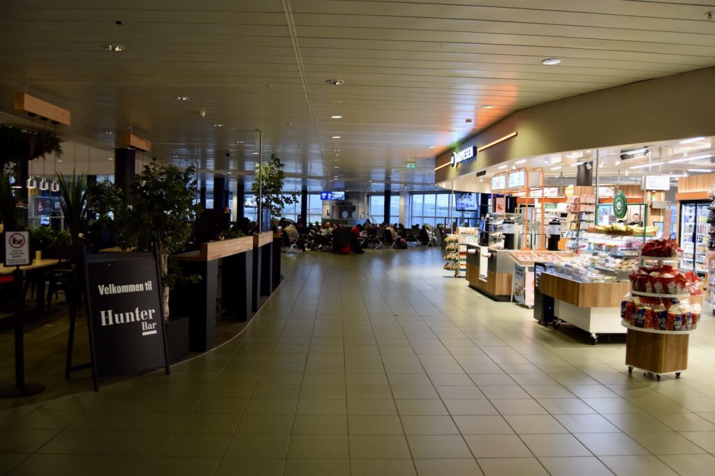 Boden, Decke, Einkaufszentrum, Im Haus, Kunde, Empfangshalle, Einzelhandelsgeschäft, Gastronomiebereich